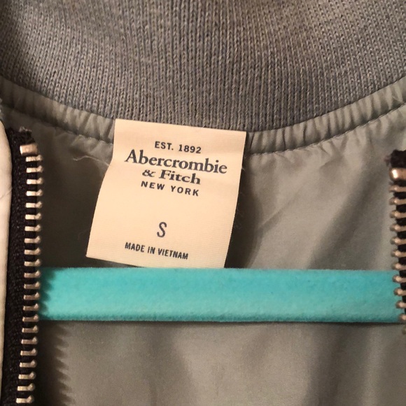 NWOT Reversible Mint A&F Down Bomber Jacket | SM - Picture 5 of 6